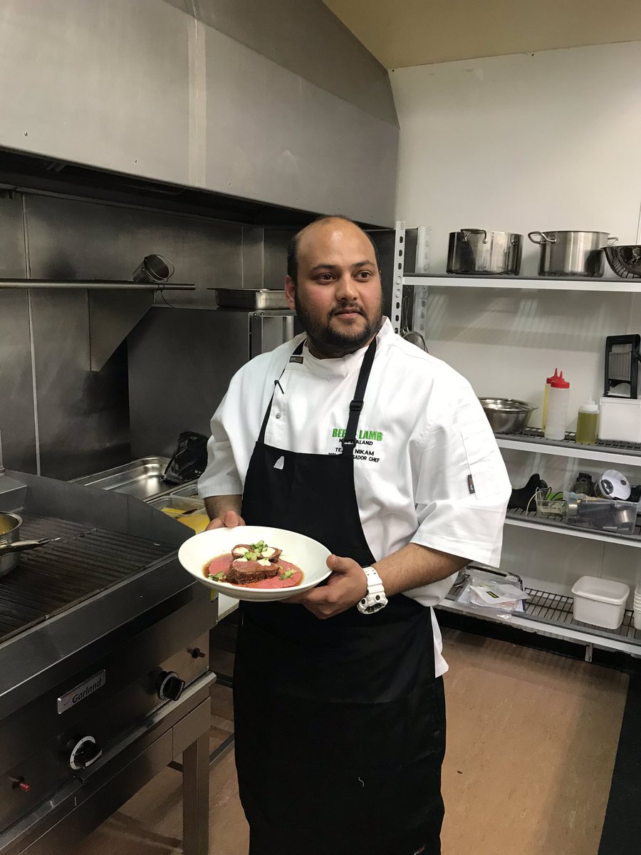 LisaMoloney00's tweet photo. Dinner tonight in Hamilton at the new Paddock to Plate restaurant celebrating all the beautiful produce of the Waikato with @BeefLambNZ #ambassadorchef Tejas Nikam. https://t.co/Cg4T4xeIeJ