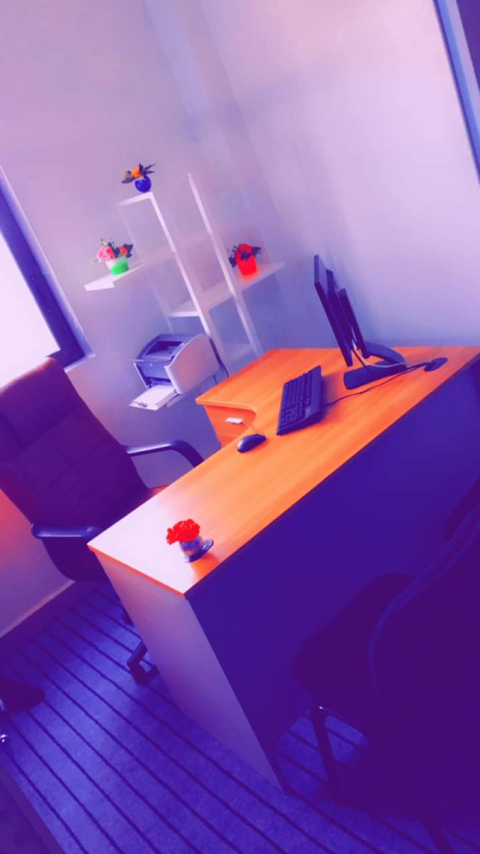 LevelUpConsult5's tweet photo. De passage ou résident dans la ville de Yaoundé ? Visitez l'espace coworking et bureaux privés de Level Up consulting. https://t.co/AtBgGLuw7P