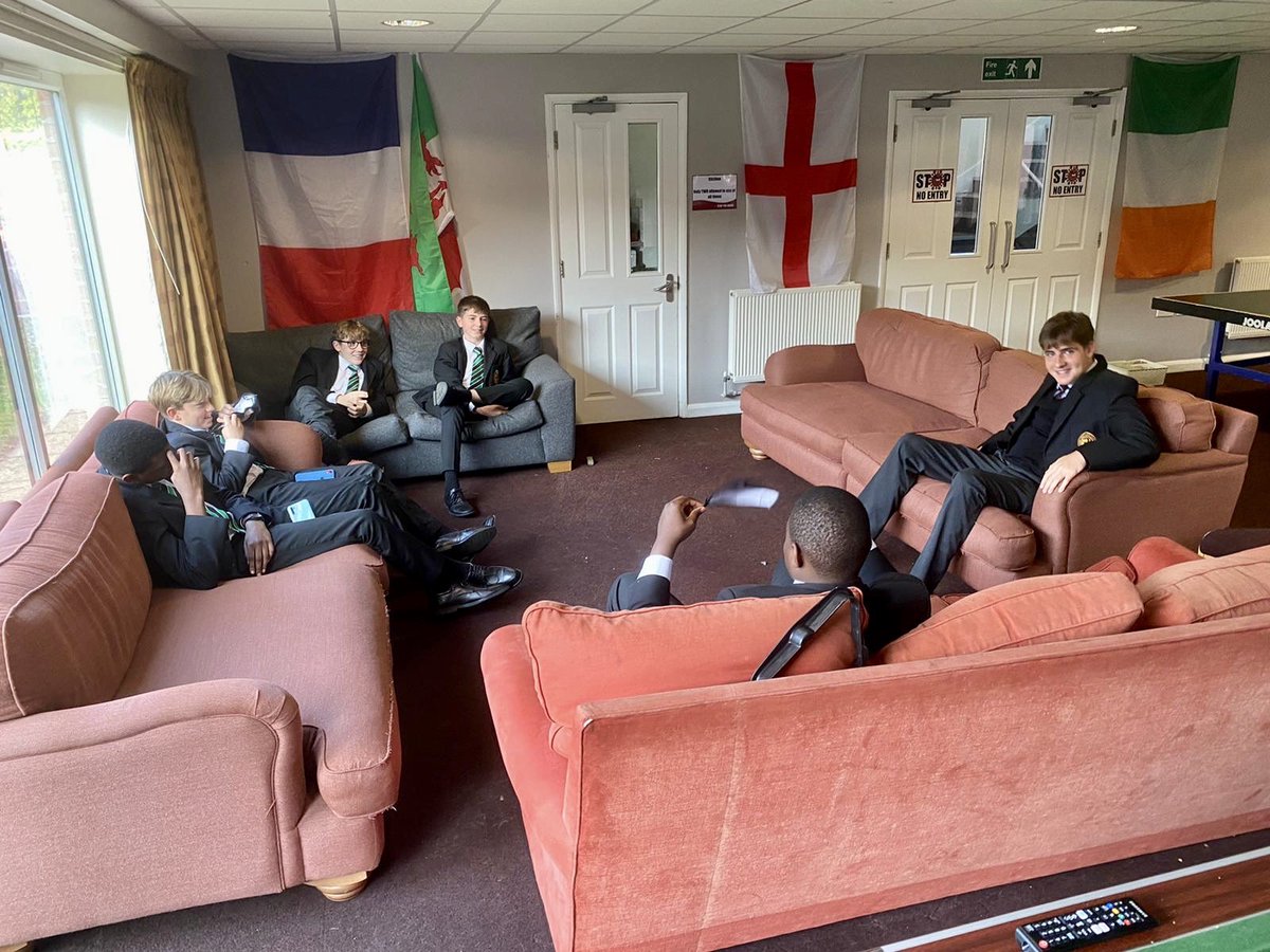 HaywoodsHouse's tweet photo. The @HaywoodsHouse prefects enjoyed the opportunity in today’s House period to talk with our Form 3 and Form 4 students in small groups #leadbyexample #sethighstandards #housespirit https://t.co/MuOUWLPCjC