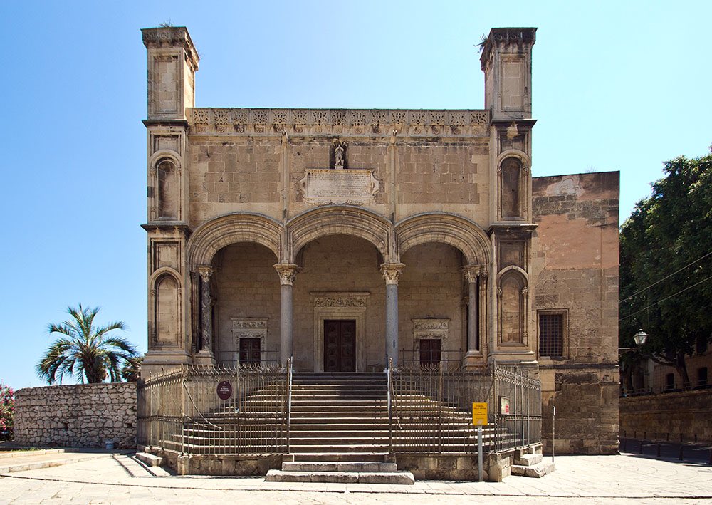CHIESE GOTICHE D’ITALIA_ITALIAN GOTHIC CHURCHES: CHIESA SANTA MARIA DELLA CATENA, PALERMO 🇮🇹SCUOLAZZURRI.COM          #Chiesa #SantaMariadellaCatena #Palermo #Sicilia #gothic #Italy #travel #PicOfTheDay