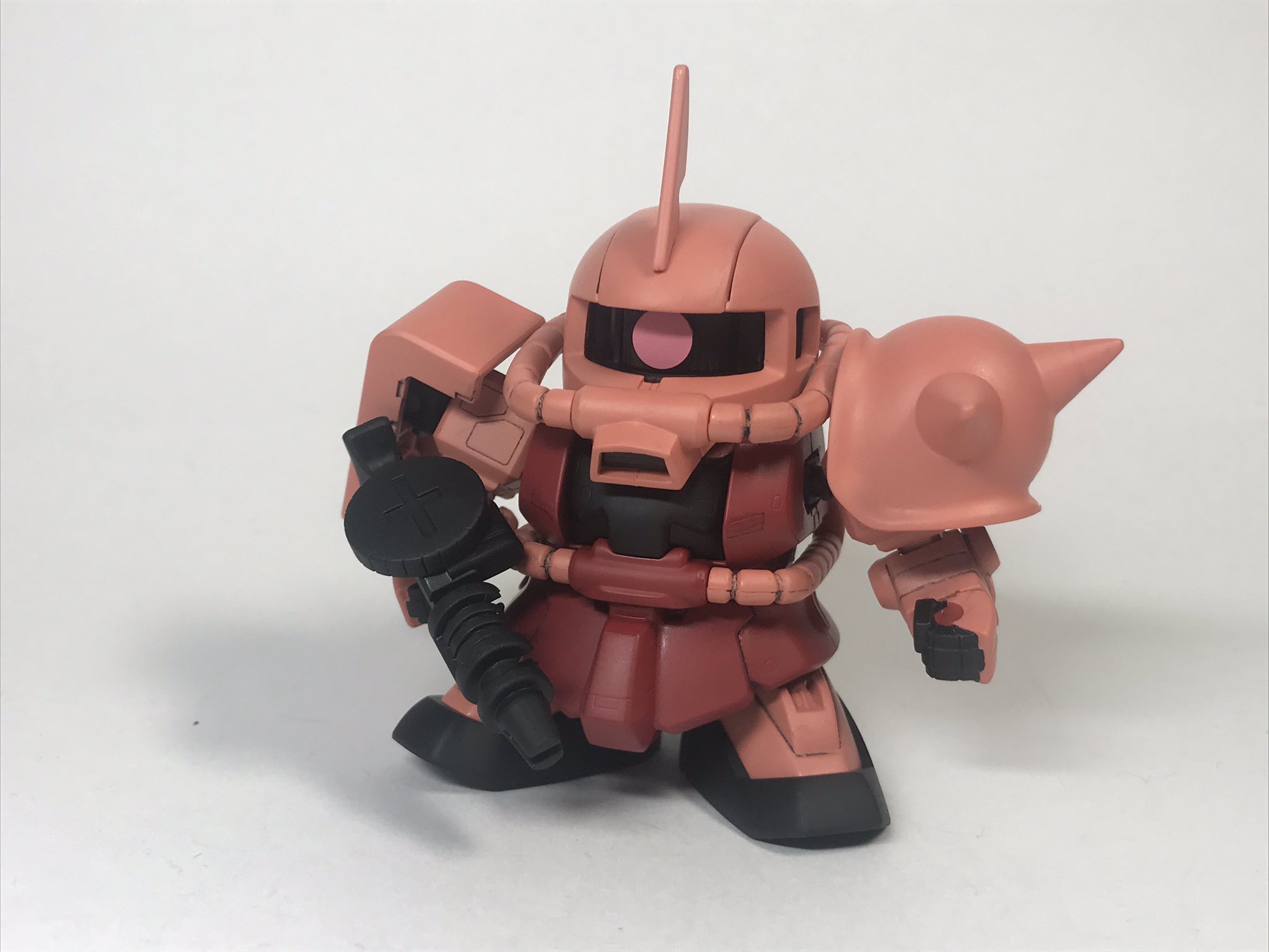 تويتر ジム على تويتر Sdシャア専用ザク 完成しました 塗装はガンダムカラーのシャアレッドを使用したのでかなりシャアザクの色になってくれて気に入っています Sdだとシャアキックがなんか締まらない 笑 ガンプラ T Co Fmab19gzz7