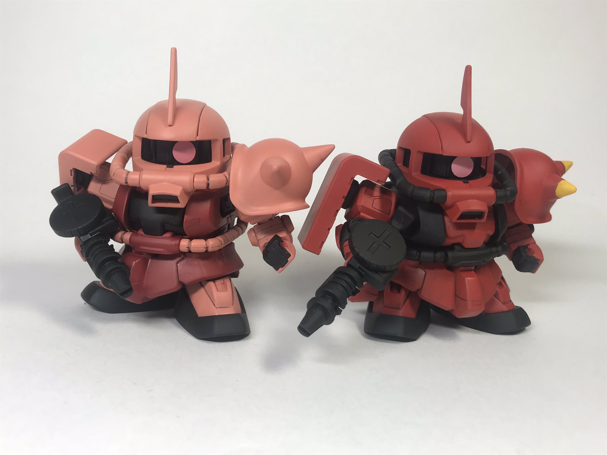تويتر ジム على تويتر Sdシャア専用ザク 完成しました 塗装はガンダムカラーのシャアレッドを使用したのでかなりシャアザクの色になってくれて気に入っています Sdだとシャアキックがなんか締まらない 笑 ガンプラ T Co Fmab19gzz7