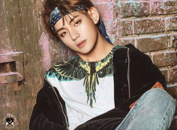 Taehyung in bandana; a thread ༻