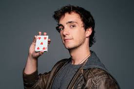 Informatiu #molinsdereialdia: <a href="/ArmentanoSergi/">Sergi Armentano</a> farà un espectacle de màgia per la #FMMolins radiomolinsderei.cat/programs/molin…