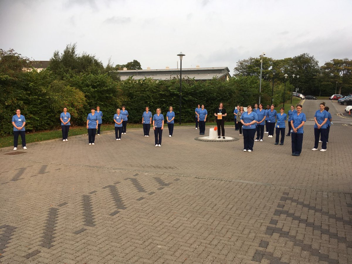NHSGrampian's tweet photo. Today (Tuesday 22nd September 2020) Rachael Little
(Employee Director) was delighted to present the Team #OrangeAward to Lynn Sharp, Dental Nurse Manager and the Dental Nurse Team. (1/3) https://t.co/wl1Ef90QXZ