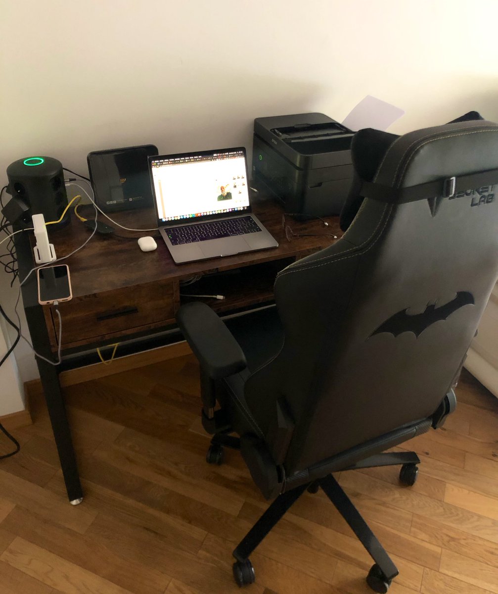 LucaFilopante's tweet photo. 💻 Building my Work Station. 
🔥 Welcome to the new entry! 

🦇 The wonderful “Batman The Dark Knight” SecretLab Titan Chair! 

✅ It is the best I ever used before. #secretlab https://t.co/FZtWUqsLPs