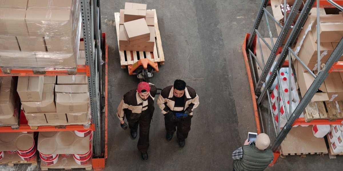 Linked Business tweet media