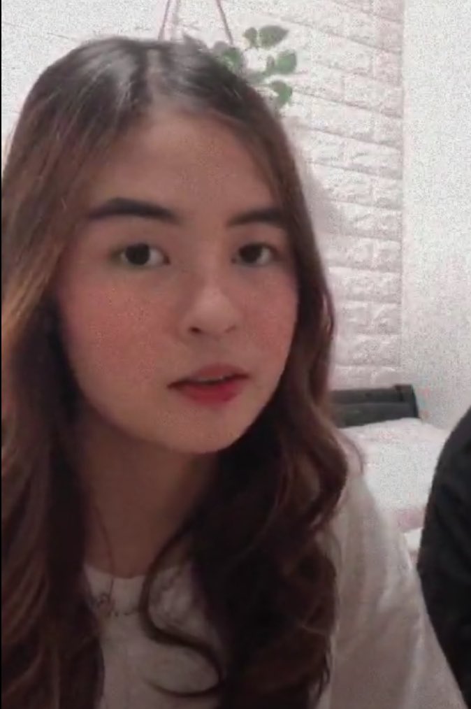 panmiIy's tweet photo. POV: you’re a transferee and the student council president looks at u like this https://t.co/ew59JB1Hpw