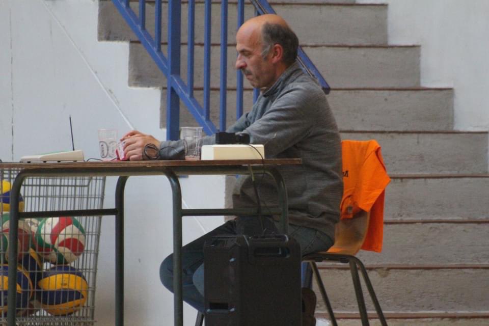 VB_LeQuesnoy's tweet photo. - Le bureau - 📃

Petite présentation des membres du bureau du VBLQ :

🤵🏻 Michel Mercier, Président du club
✒️ Christophe Meurillon, Secrétaire
💵 Christophe Masson, Trésorier

Ils veillent au bien être du club, à répondre aux besoins des licenciés et de leurs coachs.

#VBLQ🟠⚫️ https://t.co/p2Y64FoXkf