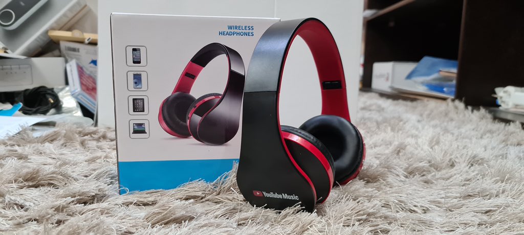 itsTomiwa's tweet image. My friends at YouTube told me to give out 3 of this beautiful swag pack. 

All you have to do is RT this tweet, Reply with your favorite songs right now from Patoranking, Cuppy, Fireboy and Adekunle Gold using the hashtag #YouTubeMusicWeekNG 

I’ll be selecting randomly.