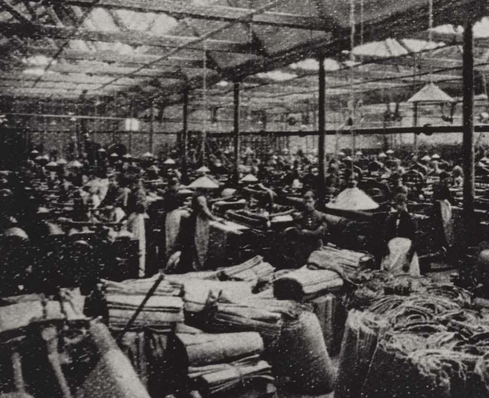 The Roperie employed over 1,000 people at its peak, including a lot of women (as spinning and weaving mills often did). It was heavy and dangerous work, with unguarded machinery everywhere and the ever-present silent danger of an atmosphere laden with fibres