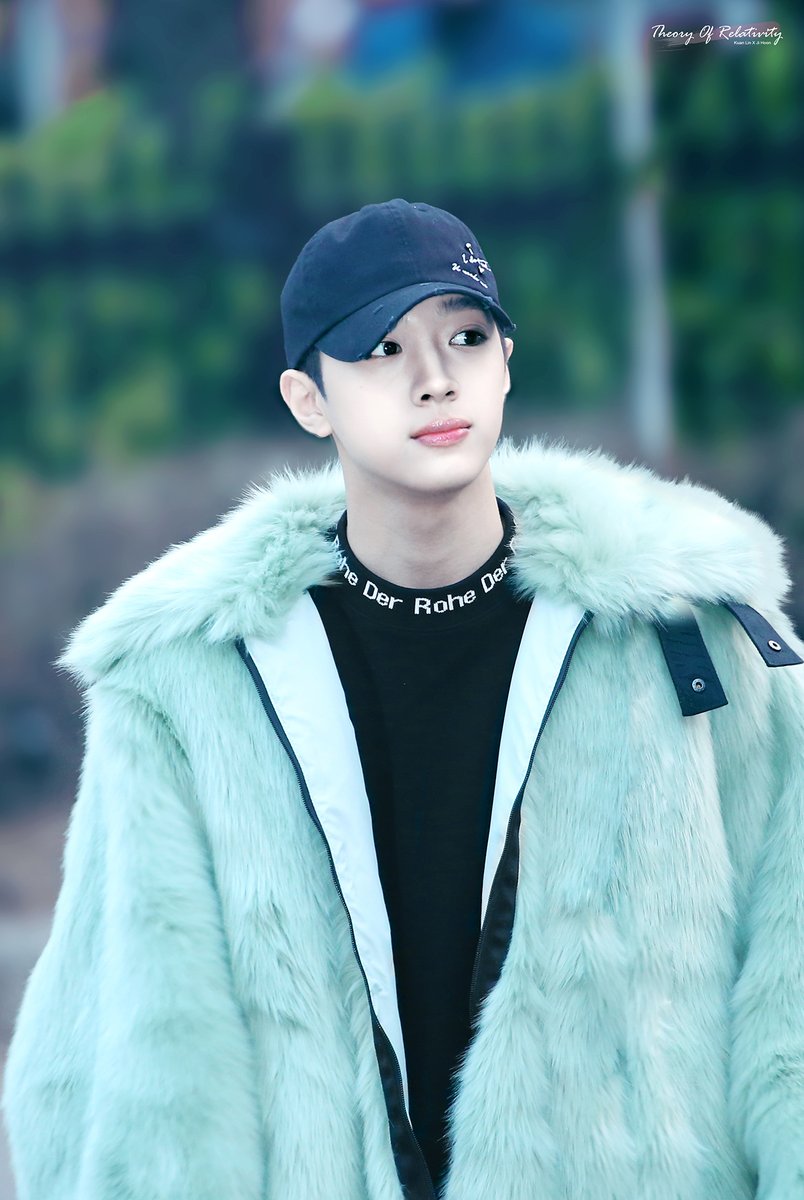 Relativity2033's tweet photo. Happy  Birthday💚💛💖
#라이관린 #賴冠霖 #LaiKuanLin https://t.co/nIBQT12KIf