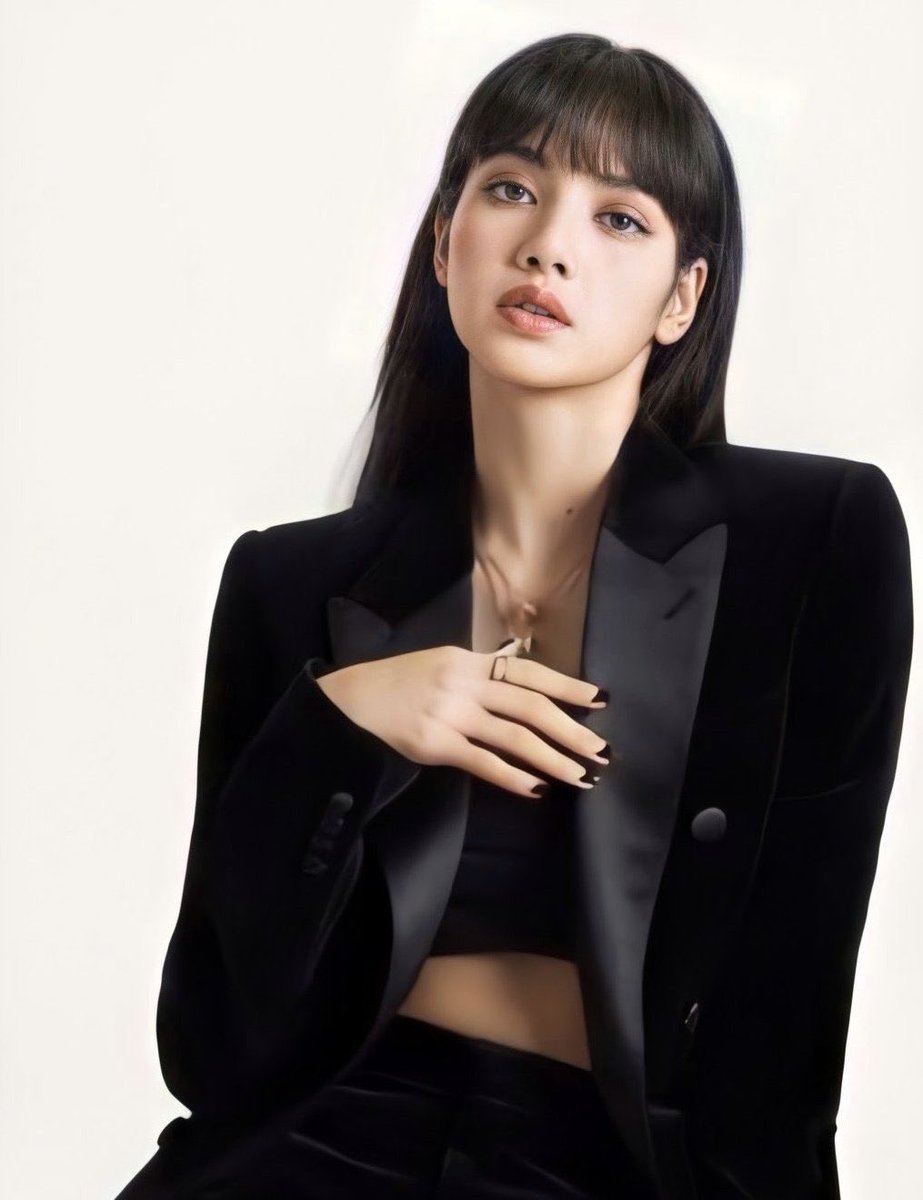lalisa27forever's tweet photo. ปังมากค่าพส #CELINEAmbassadorLISA https://t.co/MiO43cY994