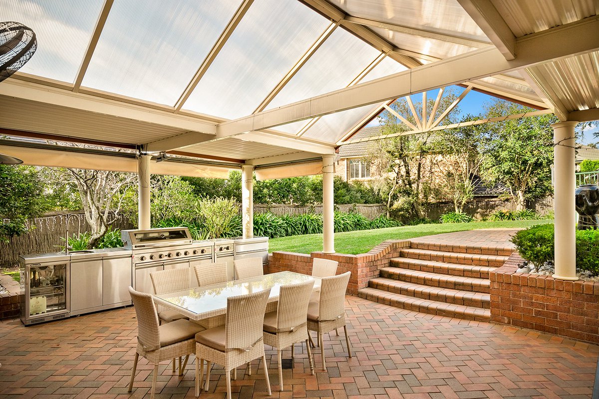 wiseberry_re's tweet photo. This perfectly designed masterpiece is a rare combination of convenience, craftsmanship and luxury living. ✨ https://t.co/VmqYiOWHJB #realestate #homes #forsale #pennanthills #sydney #nsw https://t.co/KGYPfyKDUq