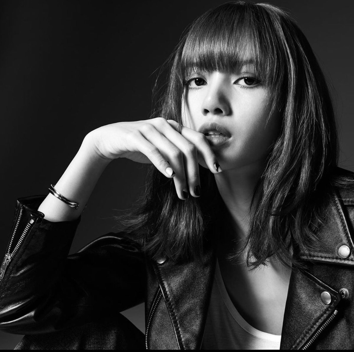 air255531's tweet photo. ดีต่อใ��มากกกก
#CELINEAmbassadorLisa https://t.co/4sIllV6JKn