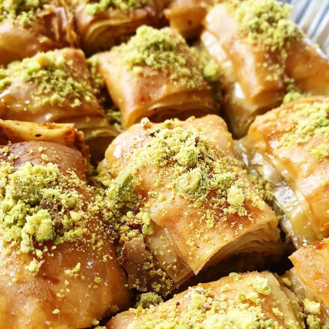My sister makes the BEST baklava.🤤
Go follow <a href="/cakencreammv/">Cakencream.mv</a>