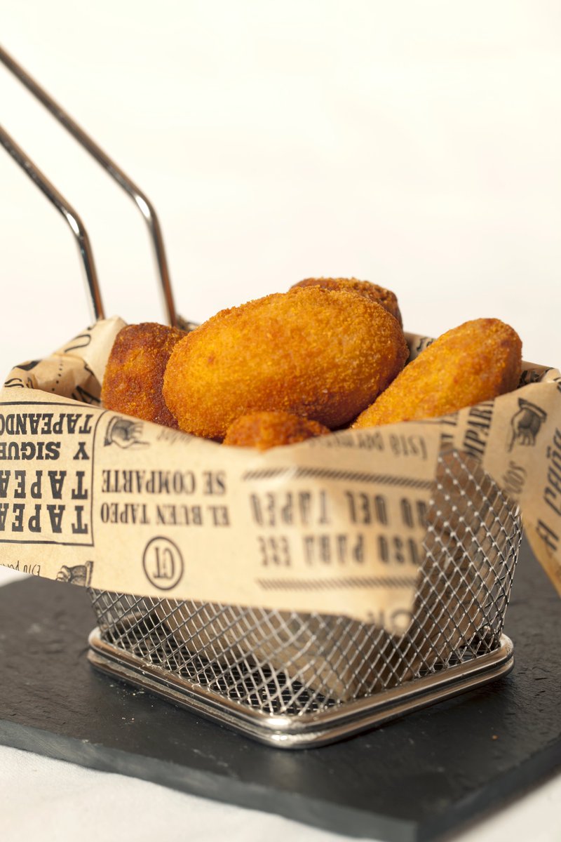 Canas_Y_Tapas's tweet photo. ¡Pídenos a través de @deliveroo_es y llévate uno de estos platos gratis! Pide 2 de tus favoritos y te invitamos a otro de nuestra familia El Fogón, ¿a que esperas?
(Promo válida hasta el 27 de septiembre) https://t.co/s7ykEDVtHH