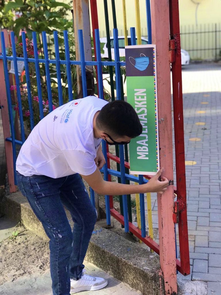 kosovogenu's tweet photo. #Ferizaj is #SkaMaLehte
#superheroes in #Ferizaj are respecting prevention measures against the pandemic: #WearAMask #KeeptheDistance #PracticeHygiene
@JPEmbKosovo #back2school #ItsEasy2MakeItWork #NistaLakse https://t.co/JrwRvwAsmn