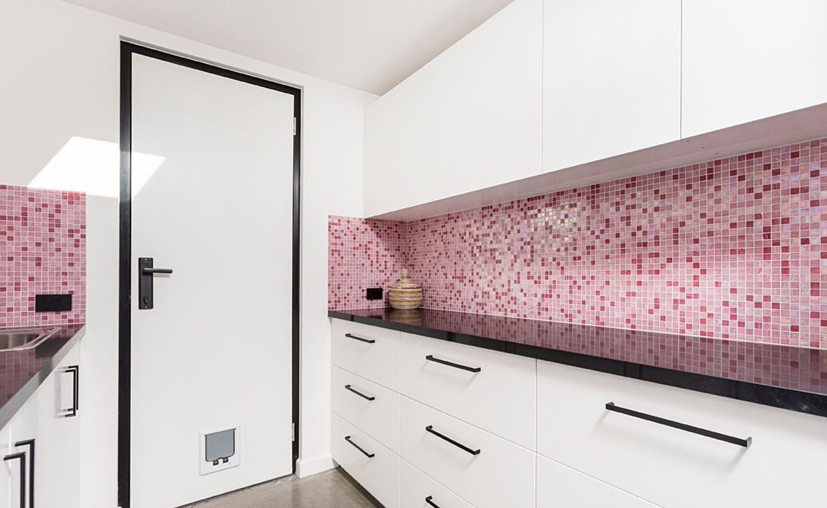 hhcabinetsau's tweet photo. We are in love with the pop of colour the pink tiling gives to this laundry area, completed by the team at H&amp;H Cabinets.

No area of your home should be dull, let us know which sections need some attention in our DMs.

#laundry #hmedesign #laundryroom #realestate #inspiration https://t.co/Fhu1mCZ1za