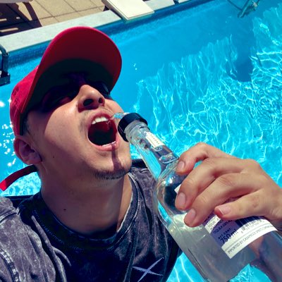 Br1zzles's tweet photo. 26 🥳🙃 #NewProfilePic shirt &amp; hat by @XaviersMark https://t.co/qkzbtmSXuV