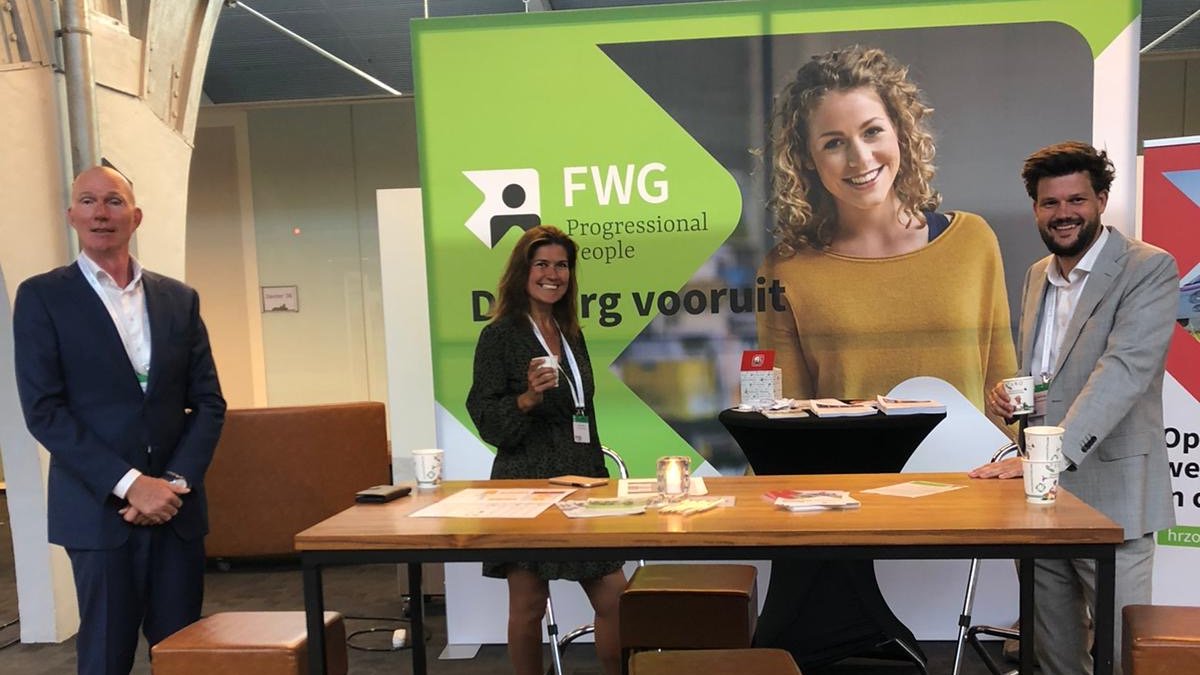 OrganisatieFWG's tweet photo. Het is lang geleden dat wij fysiek aan een evenement deelnamen, maar vandaag staan we met een gloednieuwe stand op het HRM in de zorg congres in Den Bosch. We kijken ernaar uit om u weer te kunnen begroeten! https://t.co/DBvKvxbo78