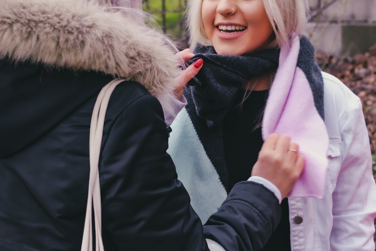 Autumn's here! YAY 🍂

I love summer, but I just find the change of seasons into autumn so beautiful. So many amazing colours, and you get to wear cosy clothes. Time to get the snoods and scarves back out! ✨

📸 Annabels.pics