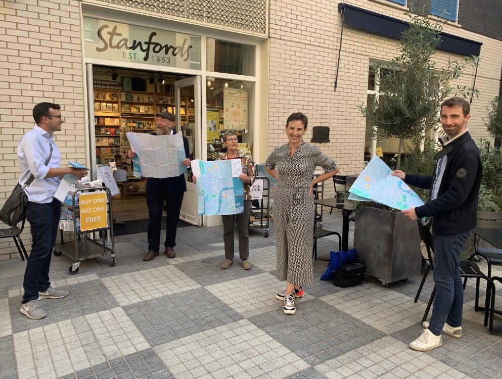 On the way we visited the excellent  @StanfordsTravel map shop in their newish home in Covent Garden, meeting their director Vivien Godfrey who is also backing the  @FootwaysLondon map