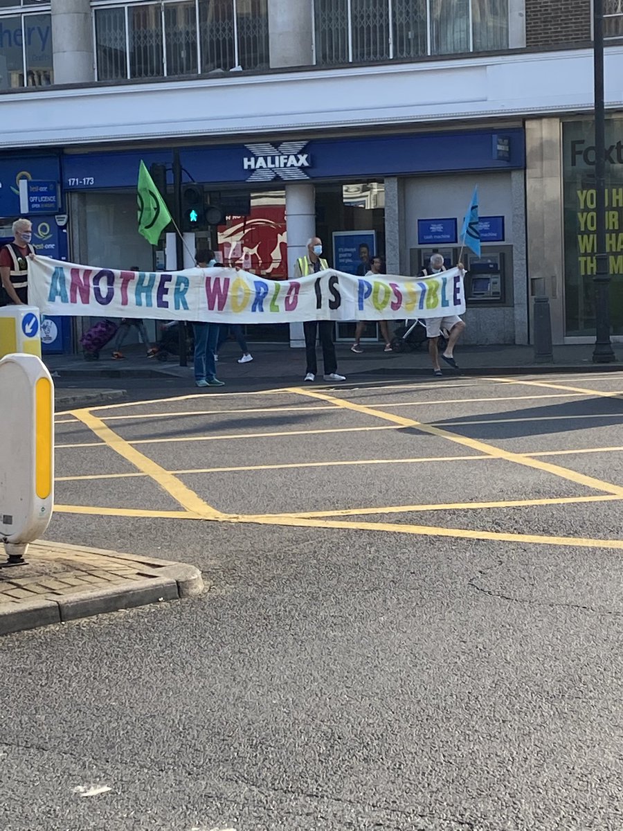 PutneyHive's tweet photo. #Putneyhighstreet now π#Sw15 #putneysw15 https://t.co/446Qf5Tpij