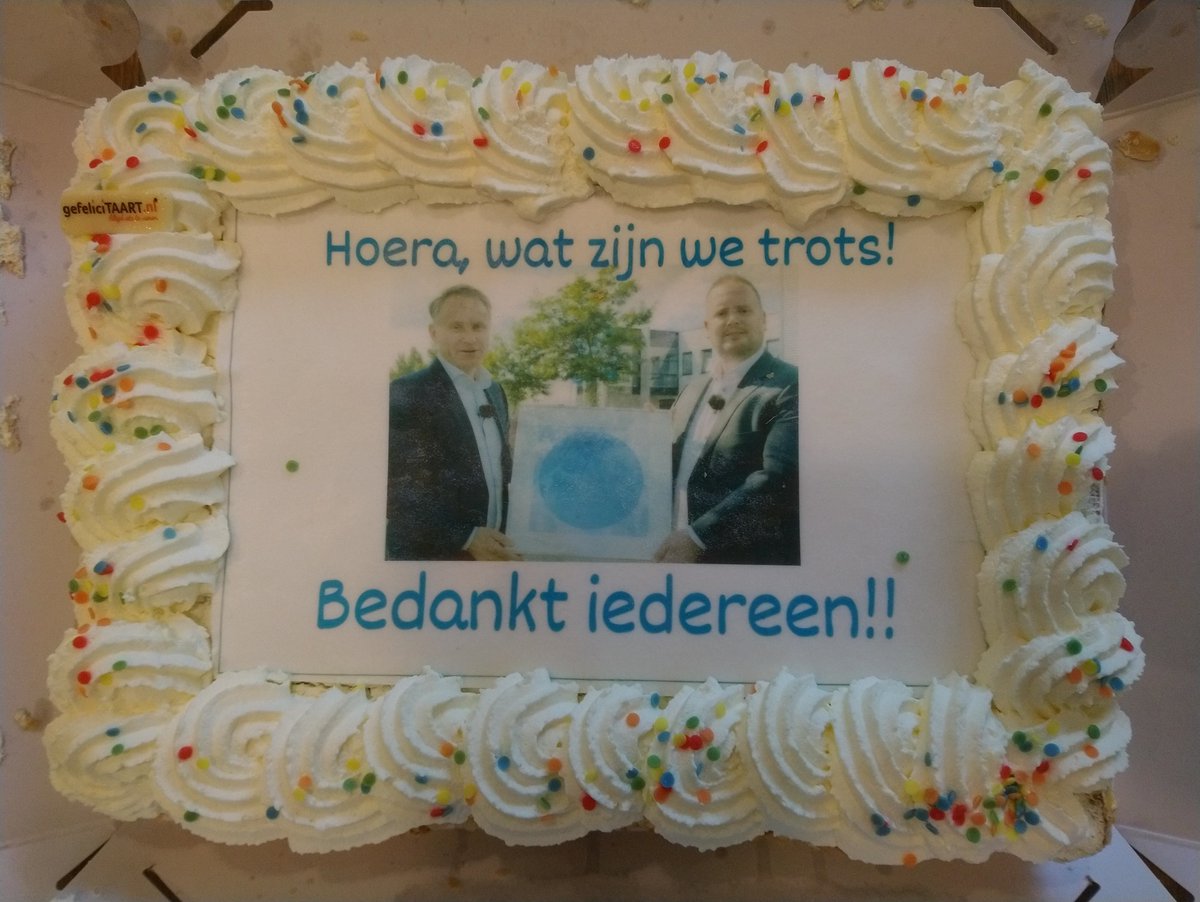 IPS_Technology's tweet image. Bij het winnen van de @ASMLcompany Supplier Award hoort taart! We zijn trots en dankbaar voor de erkenning dat we met de juiste duurzame initiatieven op het gebied van verpakken bezig zijn.