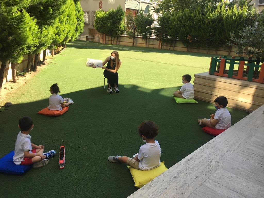 Çok Özlemişiz! 💚 
Tüm kampüslerimizde çalışkan arılarımızla buluşmanın mutluluğunu yaşıyoruz. Öğrencilerimize ve öğretmenlerimize başarılar dileriz. #BirlikteBaşaracağız