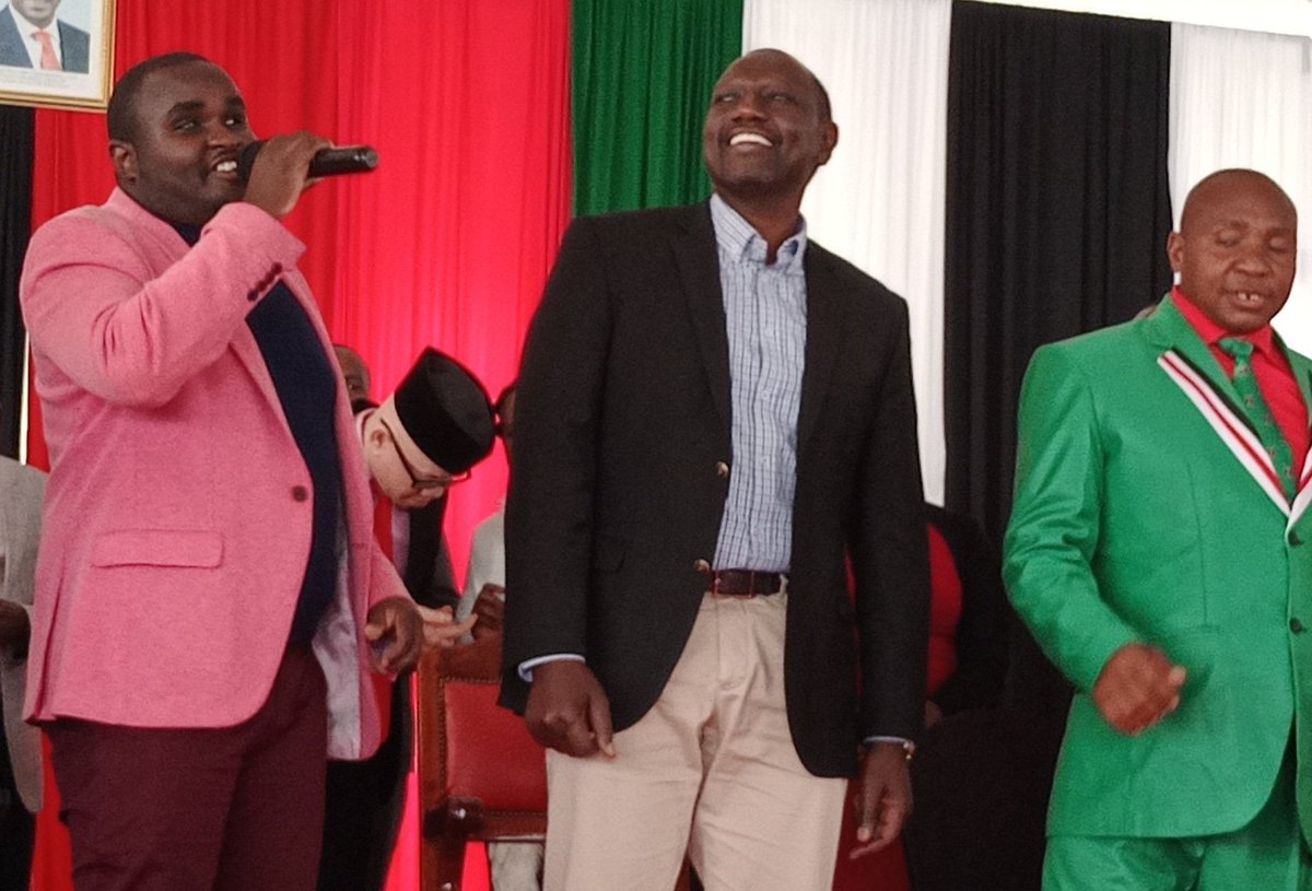 dennoMusic's tweet photo. @WilliamsRuto Smile to the world and the world will smile back.Its a day with the hustler his excellence the #vicepresident #DrWilliamSamoeiRuto
#Keep_the_smile_going_it_is_infectious
#hustlernation #Gods_Speed https://t.co/LNE5fDHg6a