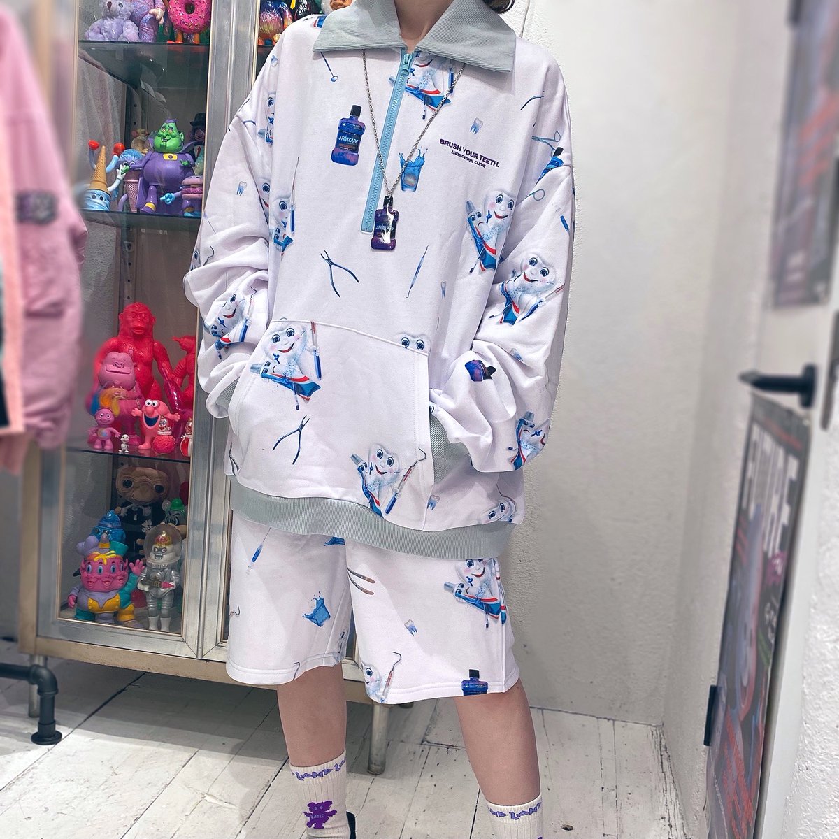 land_osaka's tweet photo. 【TOOTH HARF ZIP】
color：オフ/ブラック
size：free

【TOOTH ハーフパンツ】
color：オフ/ブラック
size：free

#milkboy
#landbymilkboy
#tooth
#byt
#brushyourteeth 
#harfzip 
#harfzipsweat 
#blousson
#shorts
#pants 
#setup 
#総柄 
#limitededition 
#umeda
#umedaest https://t.co/RxOK7Bgim9