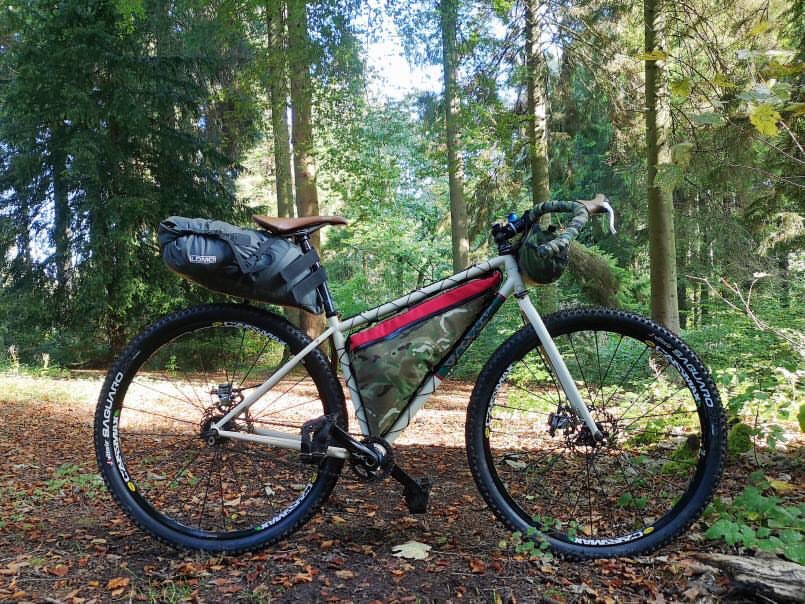 weecog's tweet image. New custom made full frame bag for a @singularbikes Gryphon out on tour... weecog.co.uk #STpremier #mtb #mountainbiking #cycling #cyclinguk #biketouring