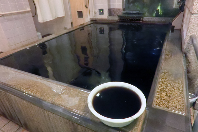 munewo_house's tweet photo. 品川・大田区は黒湯温泉の宝庫。
Black color onsen in Tokyo
#onsen #hotspring #tokyoonsen #shinagawa #blackonsen #onsenjapan #publicbath #sento #tokyotrip #japantravel #kamata #470yen #daytrip #urbanresort #tokyohotspring #japanhotspring #tokyoexperience #tokyohideouts #hotspa https://t.co/QIgCUi24RW