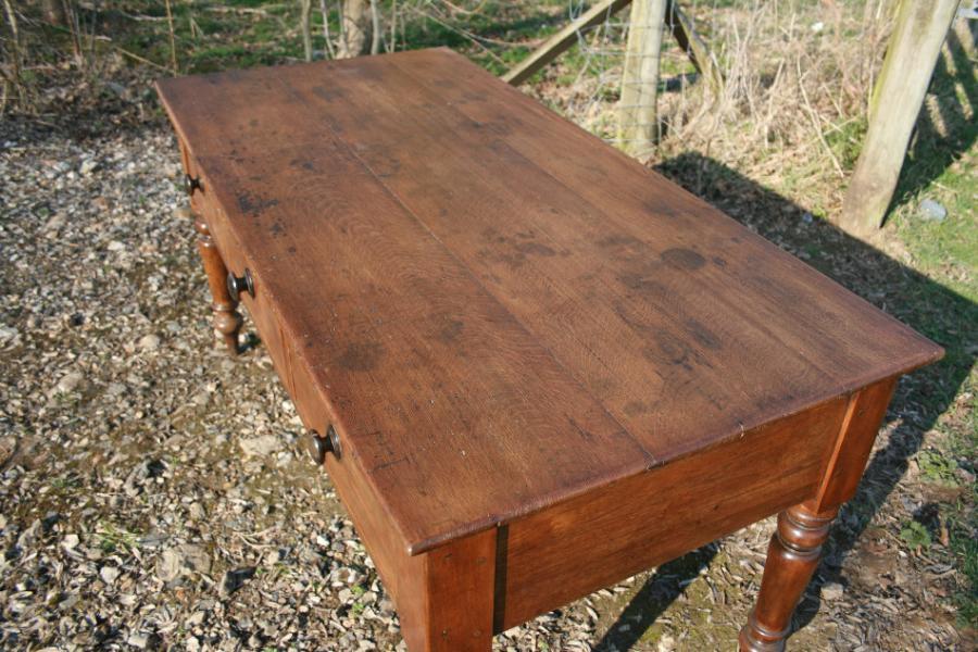 AntiqueTables1's tweet photo. A stunning oak and walnut server that could make a perfectly comfortable and unique desk too! What are your thoughts?
Visit us here-https://t.co/vbvLXjpzgg
#antiquedesk #antiquetable #walnutfurniture #antiqueserver #farmhouse #antique #furniture
@DenisaMansfield @V_Reflections https://t.co/0zSWgiEVrZ