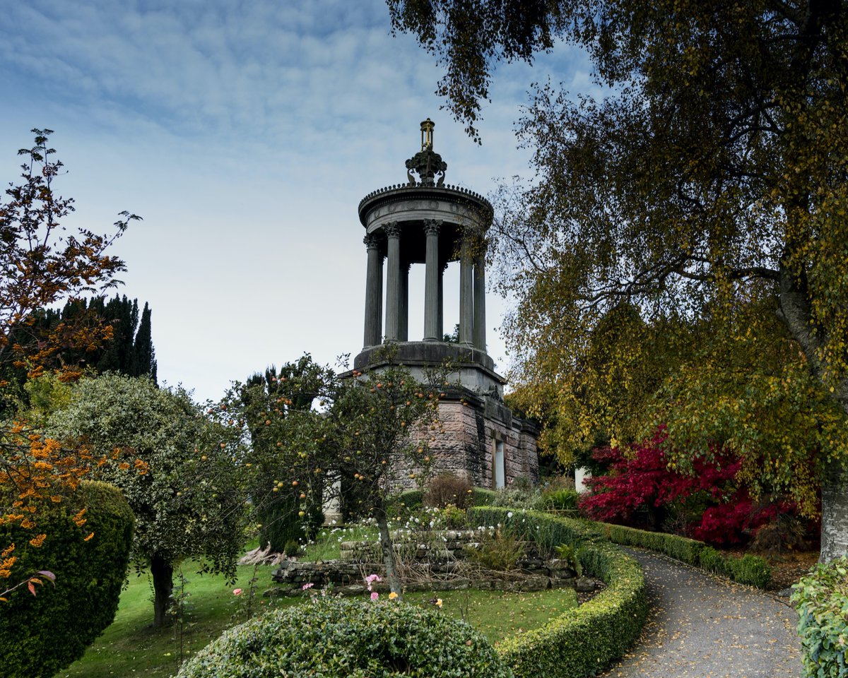 TheCoig's tweet photo. One of the most picturesque places in all of Scotland  🏴󠁧󠁢󠁳󠁣󠁴󠁿

📍The Burns Monument and Memorial Gardens, Alloway, Ayrshire. 

___
#TheCoig #LocalInvite #Burns #Alloway #VisitScotland #Scotland https://t.co/31yAQmtmyb
