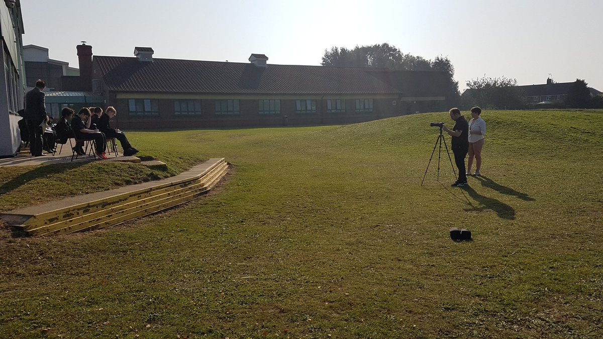 Banovallum's tweet photo. The sun shines on the righteous!☀️☀️🌞😉 A lovely day for filming our virtual Open Evening. Year 8 PE &amp; Year 7 Geography so far. Thank you @bekidoig and @Flintwood_Films https://t.co/43gIzsq95k