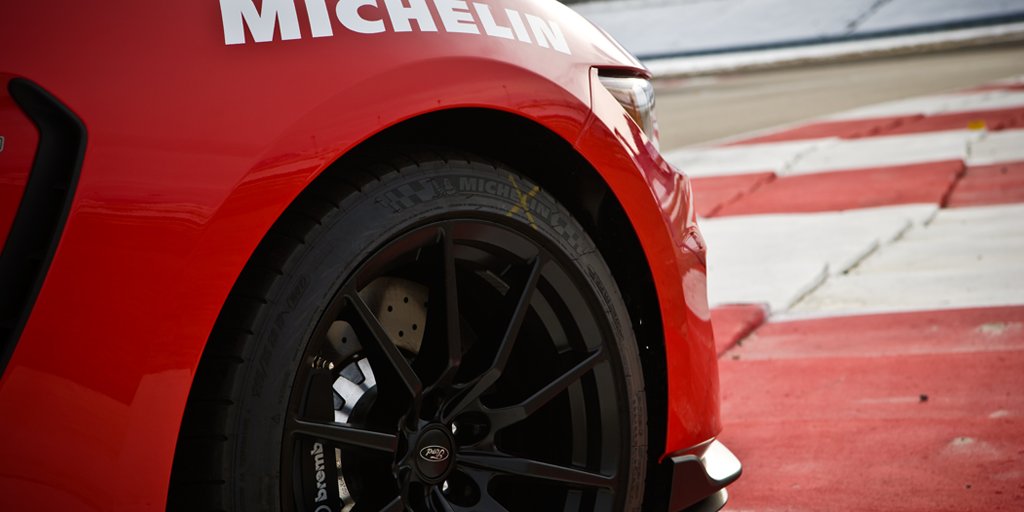 BremboBrakes's tweet photo. Brembo brakes are proven daily at the world's only Ford Performance Racing School. Join us at the @FPRacingSchool — the only school to wear the Ford oval.
 
Info and registration: https://t.co/XDBY5uLxbu

#fordperformanceracingschool
#fpracingschool
#performancedriving https://t.co/5oSsrqNTBN