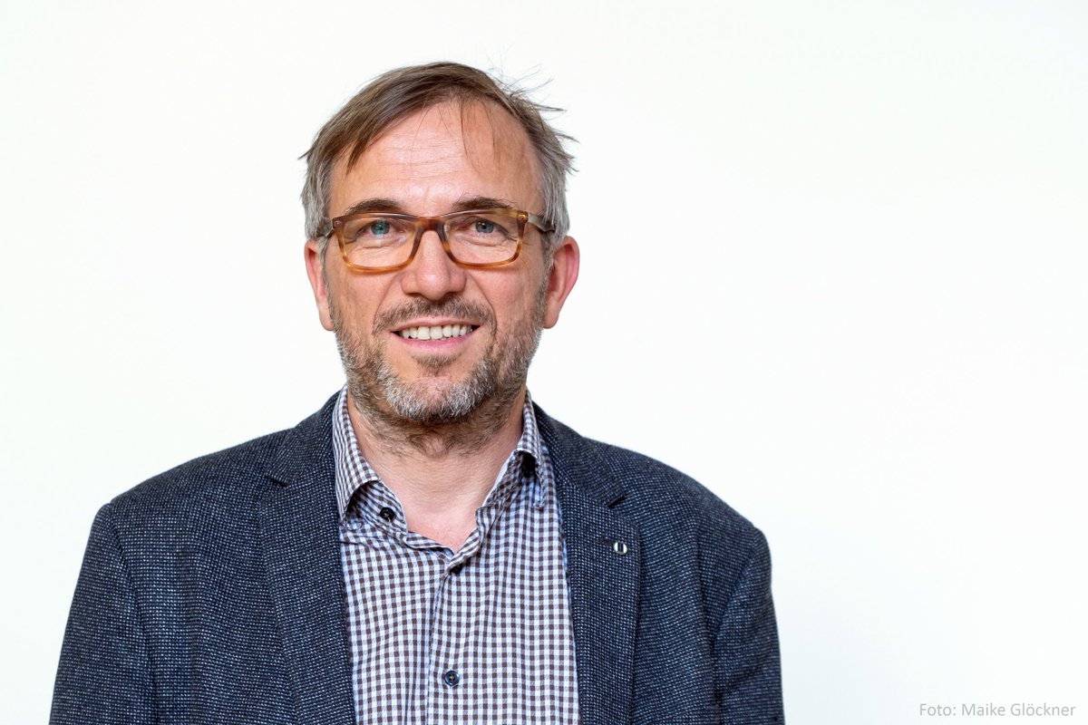 🔊 Sound wirkt! Deshalb erforscht PD Dr. Golo Föllmer den Klang im Radio und im Film, aber auch von Produkten, Räumen und ganzen Städten. Ab Oktober ist er Professor für „Musik und Medien“ an der #unihalle. bit.ly/MLUföllmer