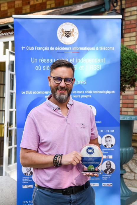 LesHumaniseurs's tweet photo. DAVI #Partenaire #Technologique du @clubdecisiondsi  pour la 2e année consécutive. 🤝 #Fier de partager les #valeurs du 1er Club #Européen de #DSI. 🚀 Merci à la présidente Véronique DAVAL et @JulienDAVAL pour leur confiance.
👉 https://t.co/pZwpQrym6h https://t.co/4lP6DPNxtF