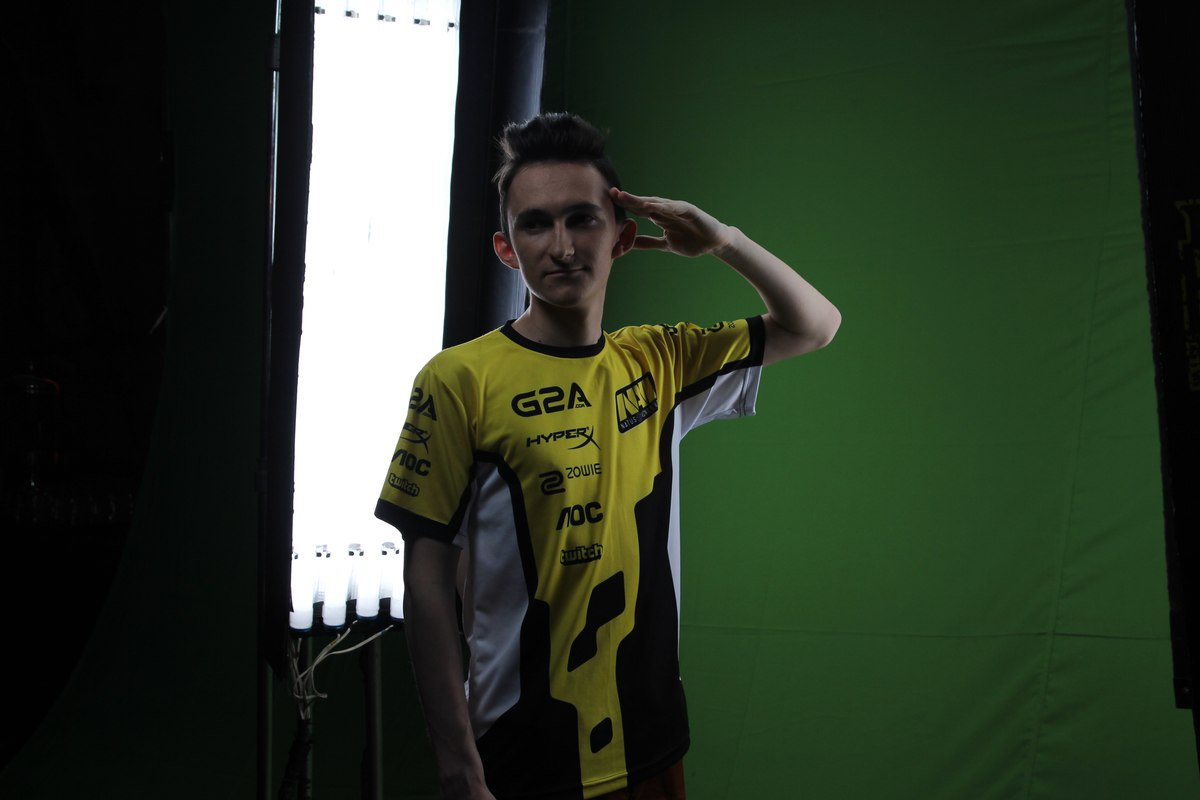 EighPcIXYAItKrB?format=jpg&name=medium