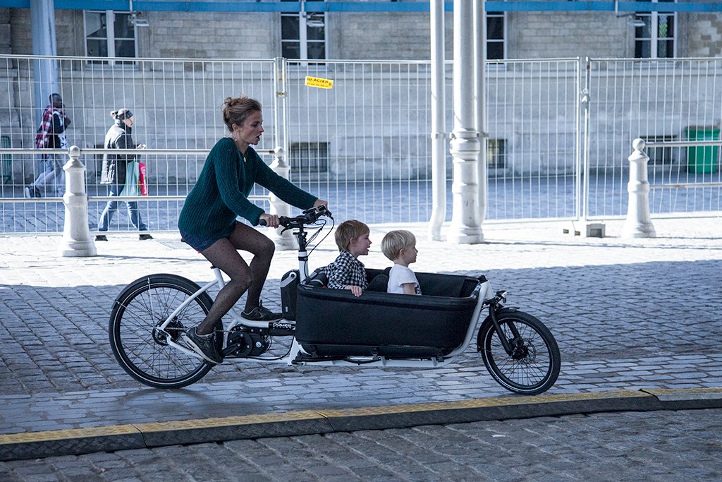 "Engineers are needed to build tomorrow's mobility solutions, but storytellers are needed to get people to adopt them"

That's from part II of "Navigating the New Normal" a guide for mobility orgs by <a href="/AUTONOMY/">AUTONOMY</a>

Find your voice here👉 tinyurl.com/y3o3js7k

#DecadeoftheCargoBike