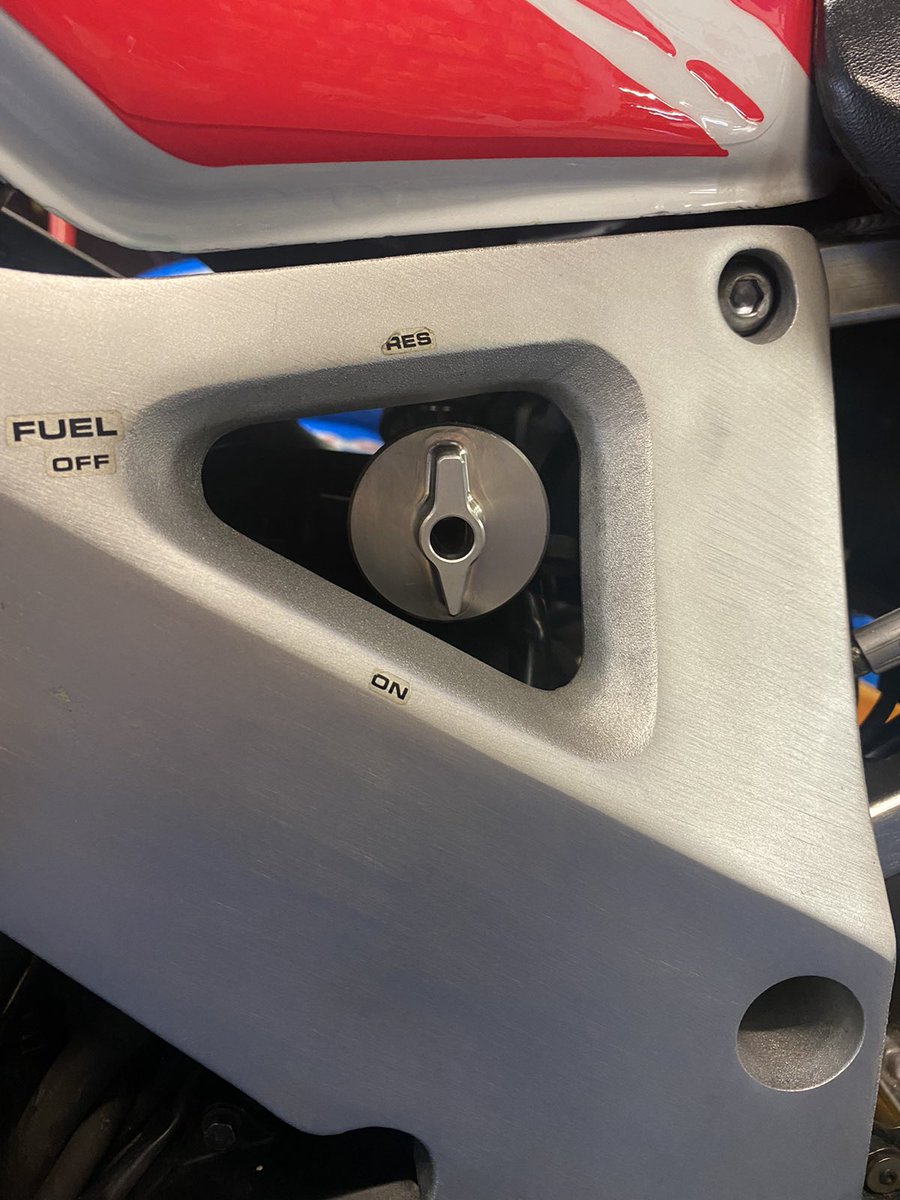 FWRltd's tweet image. CBR900 Aluminium Fuel Tap machined from solid billet, grade 6082T6.  Designed to replace the standard Honda plastic fuel tap, they they are machined from solid billet grade 6082T6 aluminium. fwr.co.uk/product/cbr900…