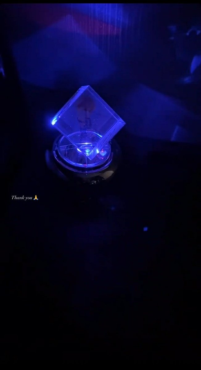 7OC_Germany's tweet image. IG Update 🌹

#2soul received a laser lamp with his face in it :000

#sevenoclock #7oclock #soc #7oc #세븐어클락