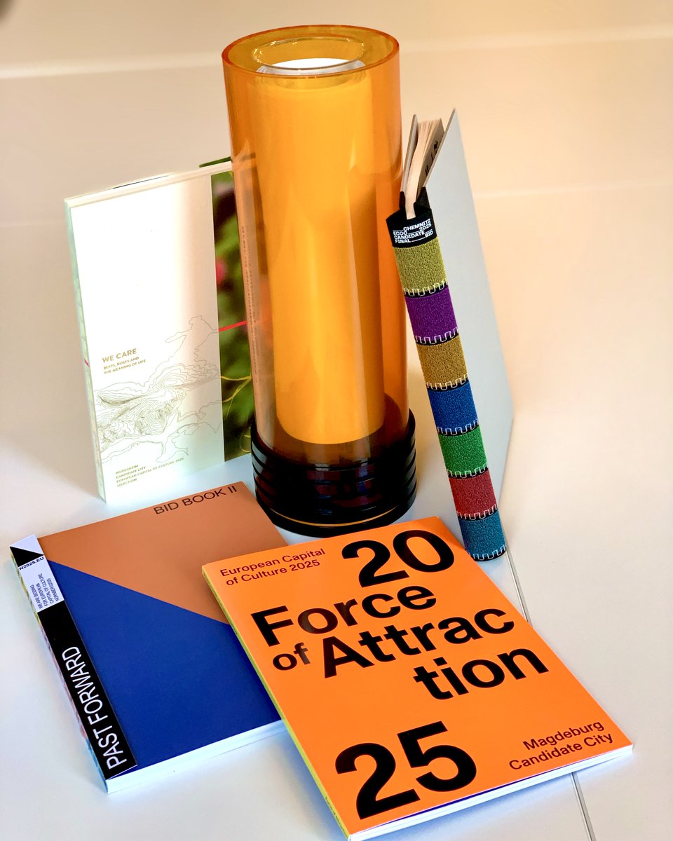 Im Bewerbungsverfahren „Kulturhauptstadt Europas 2025“ geht es jetzt auf die Zielgerade. In der vergangenen Nacht, 00 Uhr, ist die Einreichungsfrist für die bid books II abgelaufen. Alle 5 fristgemäß eingegangenen Bewerbungsbücher gehen jetzt weiter an die Jury. #ecoc2025