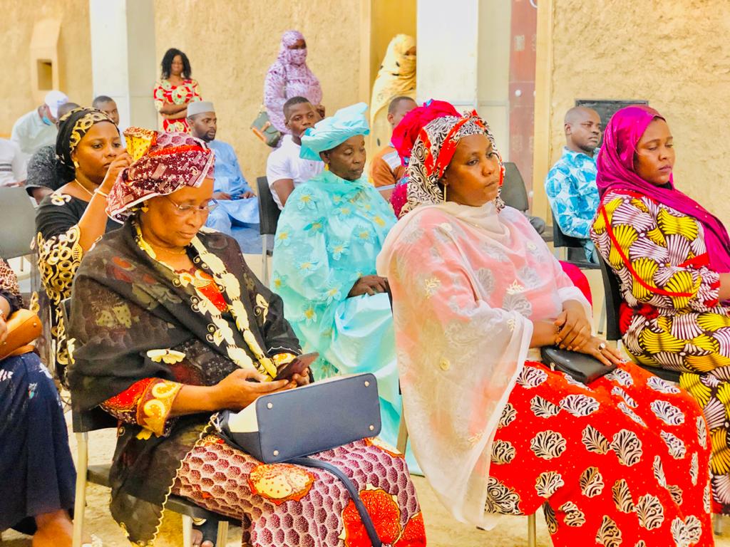 AccsSahel's tweet photo. Pour la journée mondiale de la paix, #ACCSSahel a tenue  à Tombouctou une conférence sur" Le rôle des femmes dans le processus de paix et de sécurité et face à la menace du COVID-19" https://t.co/0Kg0D0kK5B