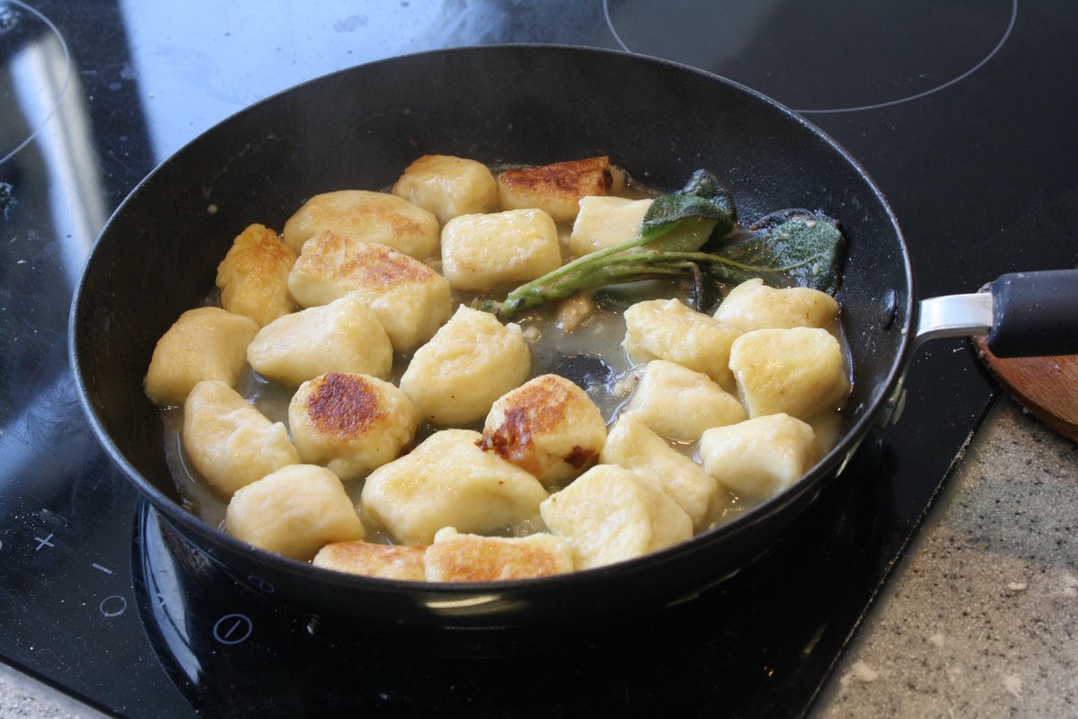 WitchfordVC's tweet photo. Gnocchi making by our Year 11 catering students this morning, the smell was amazing! #prideinWVC https://t.co/6b0T2xgGzE