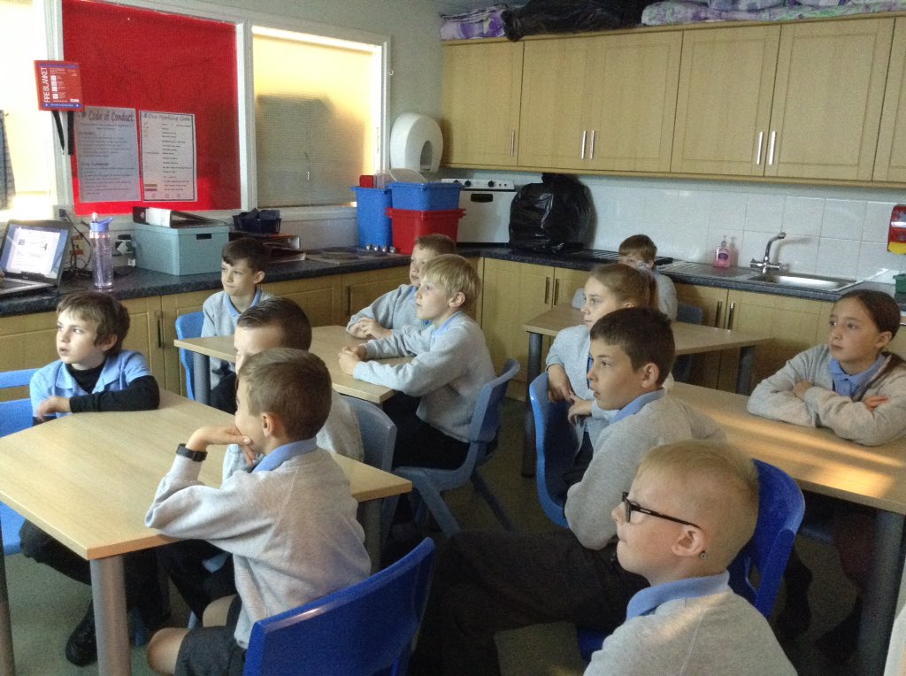 StAgnesY6's tweet photo. Yesterday, we worked together to improve and continue a piece of writing. We shared ideas to create our own versions. These have been very useful this morning when writing our own diary entry. ππ #stagnesenglish #sharedwrite https://t.co/A6AZsb4rMK