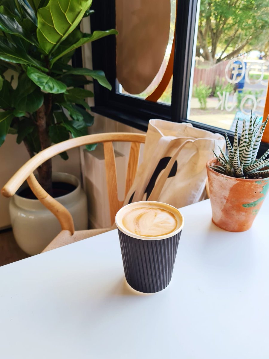LoveSouthseaUK's tweet photo. #AD
We are obsessed with how beautiful the space is in Cafe Fresco by Canoe Lake- it's so lovely in there and we can't get over the beautiful flower installation by @pompomfactory https://t.co/RAVaLkEPdX