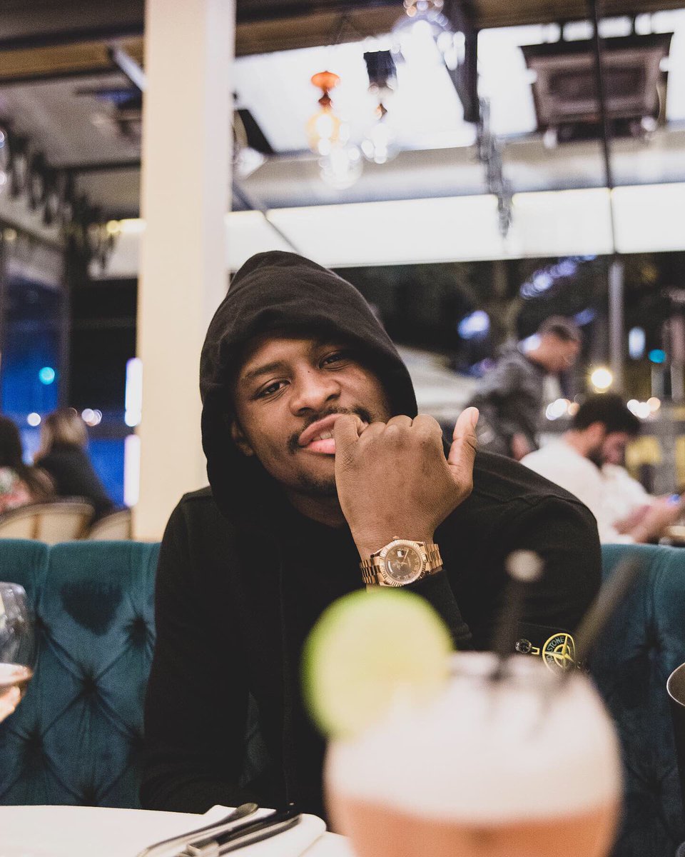 Robinhonove's tweet image. Don't see no Suburbans, who spinnin'? ✨#photooftheday #dribo  #4PP